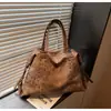 Bestseller transfronterizo, bolso tote de lujo ligero con detalles de remaches, gran capacidad, elegante bolso de hombro para el trabajo, bolso cruzado retro casual para motocicleta