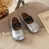 Sapatos Mary Jane para Meninas 2026 Novo Estilo Primavera e Outono para Meninas Mais Velhas e Meninas Pequenas, Sapatos de Couro Princesa, Mocassins Retrô Infantis