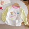 Camiseta de Manga Longa Estilo Fresco para Meninas, Novo Modelo de Outono 26, Camiseta Básica Color-Blocking em Cores Doces com Estampa de Desenho Animado, Top Básico 6