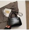 Bolsa Pequena com Textura Retrô Feminina 2026 Primavera Novo Estilo Bolsa Quadrada Pequena Simples Versátil Bolsa de Ombro Transversal