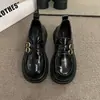 Sapatos femininos de couro estilo britânico elegante, novos mocassins de sola grossa para primavera e outono de 2026, sapatos pretos estilo universitário para mulheres