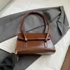 Bolso de axila casual y simple, gran capacidad, bolso de hombro versátil para mujer, bolso cuadrado pequeño retro a la moda, comercio exterior transfronterizo