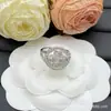 [Actualizado Continuamente] Nuevos Modelos Europeos y Americanos Transfronterizos, Anillos de Réplica de Alta Calidad con Letra V de Lv con Etiquetas, Venta al por Mayor