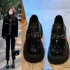 2026 Outono Novo Estilo Britânico Retrô Mocassins Slip-On Salto Bloco Sapatos de Salto Único Versátil Sola Grossa Sapatos Pequenos de Couro para Mulheres