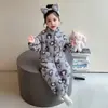 Conjunto de pijama de forro polar coral con estampado de leopardo para niñas, forrado de forro polar y engrosado para abrigar, con cuello alto, conjunto de dos piezas, nuevo pijama de otoño/invierno