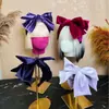 Faixa de Cabelo de Veludo com Laço Oversized, Coroa Alta e Bordas Largas, Acessório de Cabeça Luxuoso e Estilo Vintage com um Toque Exagerado de Alto Padrão