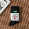 Calcetines para hombre, otoño e invierno, nuevos calcetines blancos y negros, modernos, absorbentes del sudor, deportivos, bordados, hasta media pantorrilla, calcetines de algodón para mujer.