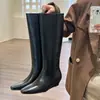 Botas de cavaleiro altas elegantes e sofisticadas com salto plataforma para mulheres, novo modelo 2025, botas longas retas over-the-knee