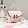 Moda Nueva Primavera y Verano 2025 Bolso de Mano Versátil de Nicho Patrón de Cocodrilo Charol Brillante Bolso Cuadrado Pequeño Bolso de Hombro Cruzado