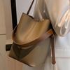 Bolso Cruzado para Mujer 2025 Bolso Nuevo Textura de Alta Gama Nicho Verano Bolso de Cubo Súper Suave Popular de Este Año para Ir al Trabajo
