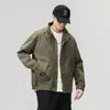 Jaqueta Masculina Estilosa 2026 Primavera e Outono Nova Modelagem Solta Tendência Casual Esportiva Roupa de Trabalho Corta-vento