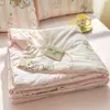 Conjunto de quatro peças de colcha de gaze dupla camada de qualidade classe A para mãe e bebê, refrescante para o verão, colcha de ar condicionado, colcha de algodão de verão para crianças, núcleo de colcha de verão adequado para dormir sem roupa