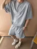 Elegante conjunto de shorts de manga corta a rayas para hombre, atuendo casual y relajado de verano, camiseta combinada con conjunto de dos piezas