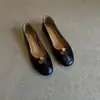 Zapatos Planos para Mujer 2026 Zapatos de Cuero para el Trabajo Retro Francés Camelia Slip-On Estilo Mary Jane Punta Redonda Boca Baja Zapatos Individuales para Mujer