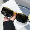 Gafas de Sol Curvas para Mujer Sentido de Alta Gama Cara Pequeña Famosas de Internet Mismo Estilo Gafas de Sol Anti-ultravioleta para Conducir