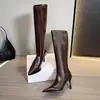 Botas Largas para Mujer Chuyuji 2026 Nuevo Estilo Europeo y Americano Tacón Alto Punta Fina Marrón Vintage Tacón Delgado Botas Ajustadas Debajo de la Rodilla
