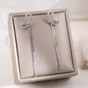 Pendientes de Borla con Lazo Hueco Microincrustado de Aguja Plateada, Exquisitos y Modernos, Pendientes de Alta Gama con un Estilo Sencillo y de Lujo Ligero, Accesorios Versátiles para las Orejas