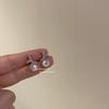 Pendientes coreanos pequeños con diamantes y lazo tridimensional en plata 925