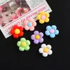 Flor de Cinco Pétalas Imitação Fosca Pequenos Acessórios de Resina para DIY Artesanal de Capas de Celular, Tamancos, Decorações de Pente de Cabelo e Materiais para Joias