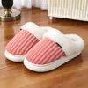 Pantuflas de algodón para mujer para el calor del hogar, pantuflas mullidas, zapatos perezosos, pantuflas de algodón de talla grande TEMU transfronterizas, zapatos perezosos de forro polar de coral