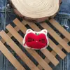 Lindo Broche de Peluche Kt Manzana Roja Decoración de Bolsa Hellokt Muñeco Pinza de Ropa de Dibujos Animados Ins