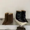 Botas curtas de bico fino para mulheres, botas curtas de salto oculto, novo estilo Outono/Inverno 2026, botas femininas de sola reta, estilo francês, botas bootcut