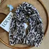 Bufanda de Algodón y Lino Nueva Versátil Elegante de Moda con Estampado de Leopardo para Mujer Verano Ligera de Viaje Protección Solar Bufanda de Seda