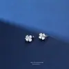 Presilha de Orelha Trevo de Quatro Folhas com Zircônia em Prata Pura S999 para Mulheres, Design de Pétala de Nicho, Estilo Levemente Luxuoso, Brincos de Presilha para Cartilagem da Orelha sem Furo