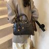 Bolso de mano transfronterizo 2025, nuevo bolso de hombro tipo axila de otoño e invierno, bolso de viaje Boston de gran capacidad.