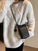 Bolso pequeño popular de este año para mujer otoño e invierno combinable 2023 nuevo bolso bandolera retro de hombro textura simple bolso para teléfono
