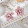 Brincos de flor de tecido com design original estilo pastoral, agulha de prata, brincos artísticos retrô para mulheres