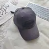 Boné de Beisebol Vermelho Estilo Ins Coreano para Mulheres, Casual Bordado para Primavera e Outono, Diário de Topo Macio para Circunferência Craniana Grande, Boné Bico de Pato para Homens