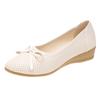 Sapatos de Mãe Femininos Plataforma Couro Macio Solado de Tendão 2025 Novo Laço Bico Redondo Respirável Sapatos Feijão Sapatos Casuais para Mulheres