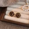 Pendientes Retro con Estampado de Leopardo para Mujer Pendientes Redondos de Botón de Alta Gama para Mujer Lujo Ligero Estilo de Hong Kong Pendientes Versátiles Accesorios de Atmósfera Otoño/Invierno