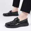 Mocasines para hombre marca Dragonfly, zapatos casuales de cuero suave de alta gama, zapatos slip-on transpirables para conducir con patrón de cocodrilo