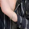 Pulseira de Osso de Cobra com Laço Prateado Estilo Minimalista para Mulheres, Estilo de Nicho de Luxo Leve, Acessório de Mão Elegante para Estudantes e Melhores Amigas