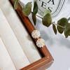 Aretes Colgantes de Flor con Perla e Incrustaciones de Diamantes, Aguja de Plata 925, Pequeños y Exquisitos, Aretes Elegantes, Aretes de Lujo Accesible de Alta Gama