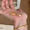 Anillo de hebilla de lingote de oro cepillado estilo vintage versátil para mujer, diseño de nicho, anillo abierto ajustable retro de lujo ligero