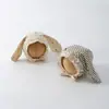 Chapéu de coelho floral estilo delicado para bebê com tiras de renda e proteção para as orelhas, adequado para bebês e crianças pequenas usarem para fotografia ao ar livre