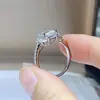 Anillo de Moissanita Color D de 2 Quilates Estilo Patio de Cuatro Pisos Asscher Moda Lujo para Mujer Venta Caliente Transfronteriza Europea y Americana Nuevo Anillo