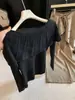 Top de punto de un hombro con diseño de nicho estilo francés para mujer, nueva colección otoño e invierno 2026, con volantes, adelgazante y elegante