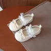 Zapatos de piel para niños, modernos y elegantes, modelo nuevo primavera-verano 2026, zapatos de princesa para niñas, zapatos planos de piel tipo Mary Jane para bebé, ballet