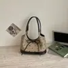Bolsa Grande de Bolinhas Transfronteiriça para Mulheres 2026 Novo Modelo Versátil para o Dia a Dia Bolsa de Ombro ou Axila Bolsa de Mão Casual Bolsa Tote