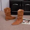 Botas de Gamuza con Tacón Oculto de 7CM, Punta Puntiaguda, Caídas, para Mujer, Otoño Invierno, Nuevas, de Media Pantorrilla, Tacón Grueso, Remaches, Plisadas, Estilo Western