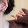 Aretes de perlas gris dorado moda femenina aretes de alto sentido 2024 nuevos estilo vintage temperamento estilo Hong Kong joyería para las orejas