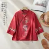 Blusa de algodão e linho com botões, bordada, de manga três quartos, estilo étnico retrô, com gola diagonal de renda, estilo chinês, para primavera e outono do Sudeste Asiático