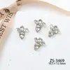 Accesorios de Arte para Uñas de Corona Retro de Lujo Versátil Pequeño Estilo Chanel Aliento de Bebé Colgante de Mariposa Aleación para Uñas Diamante Adorno