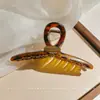 Vibe de Primavera Estilo Coreano, Presilha de Cabelo Amarelo Ganso com Bolinhas de Morango, Presilha Jacaré para Penteados, Acessório de Cabelo Versátil e Estiloso
