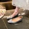 Zapatos cuadrados versátiles para mujer estilo francés 2026 con pedrería, zapatos de noche, tacones gruesos para el trabajo en otoño e invierno