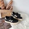 Zapatillas de deporte de plataforma con forro polar para mujer, zapatos informales de estilo retro blanco de nicho, con argán, para otoño e invierno de 2023